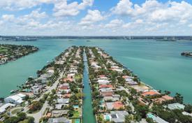 Villa – Miami, Florida, Vereinigte Staaten. 1 284 000 €