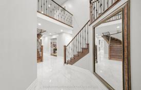 13-zimmer haus in der stadt in Etobicoke, Kanada. C$2 258 000