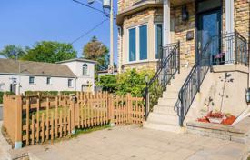 5-zimmer haus in der stadt in East York, Kanada. C$2 175 000