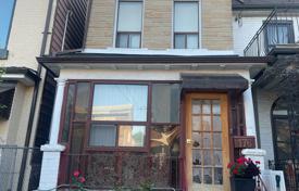 8-zimmer haus in der stadt in Manning Avenue, Kanada. C$1 418 000