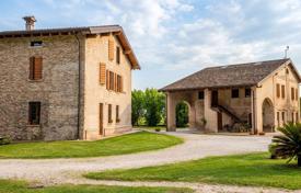29-zimmer villa in Mantua, Italien. 1 400 000 €