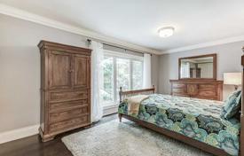 5-zimmer haus in der stadt in North York, Kanada. C$2 280 000