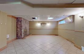 6-zimmer haus in der stadt in Scarborough, Kanada. C$1 622 000