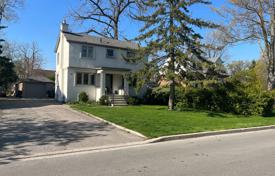 8-zimmer haus in der stadt in Etobicoke, Kanada. C$1 664 000