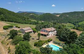 23-zimmer landgut 610 m² in Marche, Italien. 1 270 000 €