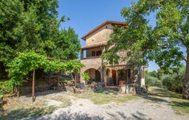 10-zimmer landgut 394 m² in Sarteano, Italien. 590 000 €