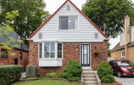 3-zimmer haus in der stadt in East York, Kanada. C$1 089 000