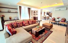 4-zimmer penthaus in Watthana, Thailand. $6 700  pro Woche