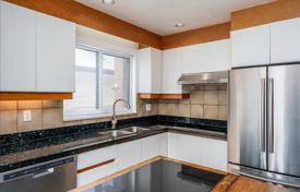 10-zimmer haus in der stadt in Etobicoke, Kanada. C$1 258 000