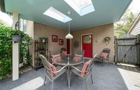 5-zimmer haus in der stadt in North York, Kanada. C$1 984 000