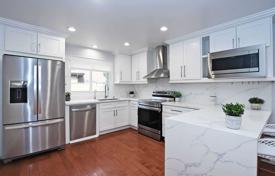 13-zimmer haus in der stadt in Scarborough, Kanada. C$1 803 000