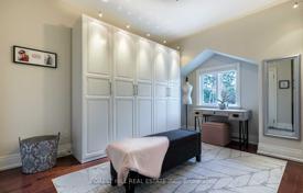10-zimmer haus in der stadt in Etobicoke, Kanada. C$2 984 000