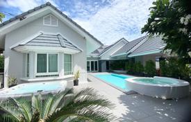 4-zimmer villa 624 m² in Pattaya, Thailand. $490 000