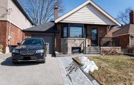 4-zimmer haus in der stadt in East York, Kanada. C$1 803 000