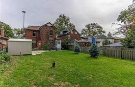 5-zimmer haus in der stadt in Etobicoke, Kanada. C$1 653 000
