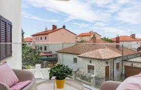 Villa Beautiful villa for sale with a swimming pool, a jacuzzi and sea view, Fažana!. 1 350 000 €