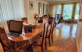 8-zimmer haus in der stadt in Scarborough, Kanada. C$2 275 000