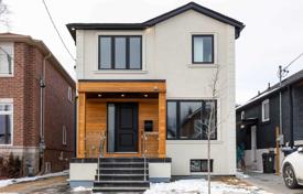 Haus in der Stadt – East York, Toronto, Ontario,  Kanada. C$2 015 000