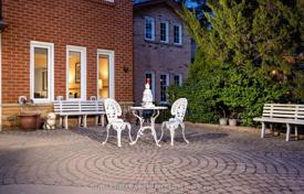 11-zimmer haus in der stadt in Scarborough, Kanada. C$2 268 000