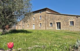 26-zimmer landgut 844 m² in Gubbio, Italien. 780 000 €