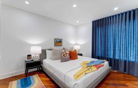 3-zimmer haus in der stadt in Etobicoke, Kanada. C$1 517 000