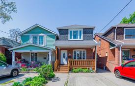 Haus in der Stadt – East York, Toronto, Ontario,  Kanada. C$1 179 000