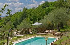 Villa – Fivizzano, Toskana, Italien. 860 000 €