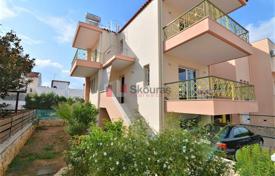 4-zimmer stadthaus 229 m² in Nafplio, Griechenland. 320 000 €