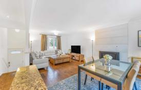 7-zimmer haus in der stadt in North York, Kanada. C$2 221 000