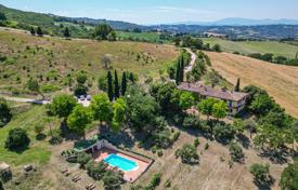 10-zimmer landgut 626 m² in Urbino, Italien. 1 390 000 €