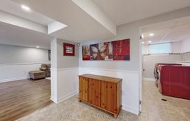 9-zimmer haus in der stadt in Etobicoke, Kanada. C$1 812 000