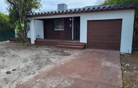 Haus in der stadt 115 m² in Miami, Vereinigte Staaten. $520 000