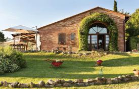 21-zimmer villa 462 m² in Siena, Italien. 950 000 €