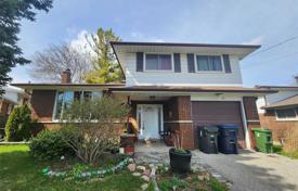 8-zimmer haus in der stadt in Scarborough, Kanada. C$1 281 000