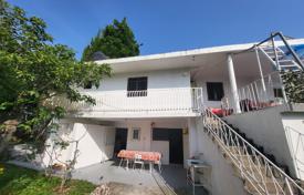 5-zimmer einfamilienhaus 135 m² in Sutomore, Montenegro. 215 000 €
