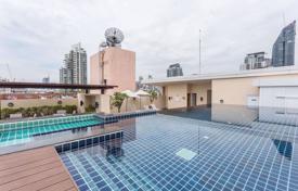 2-zimmer appartements in eigentumswohnungen in Watthana, Thailand. $262 000