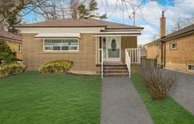 10-zimmer haus in der stadt in Scarborough, Kanada. C$1 521 000