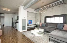 2-zimmer wohnung in Richmond Street West, Kanada. C$854 000