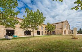 Villa – Arles, Bouches-du-Rhône, Provence-Alpes-Côte d'Azur,  Frankreich. 3 150 000 €