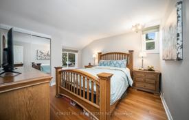 8-zimmer haus in der stadt in Scarborough, Kanada. C$1 717 000