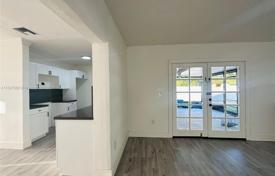 3-zimmer haus in der stadt 192 m² in Miami Gardens, Vereinigte Staaten. $575 000