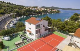 Villa – Sibenik-Knin, Kroatien. 950 000 €