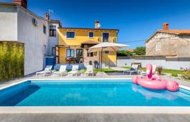 Haus in der Stadt – Pula, Istria County, Kroatien. 470 000 €