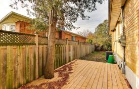 4-zimmer haus in der stadt in Scarborough, Kanada. C$1 628 000