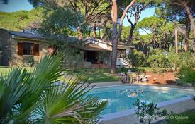 Villa – Roccamare, Toskana, Italien. 2 500 €  pro Woche