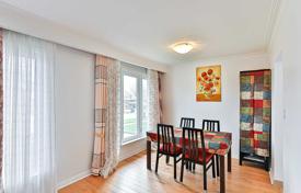 6-zimmer haus in der stadt in Scarborough, Kanada. C$1 531 000