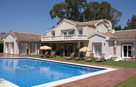 Villa – El Paraíso, Andalusien, Spanien. 5 400 €  pro Woche