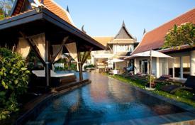Villa – Pattaya, Chonburi, Thailand. $7 500  pro Woche