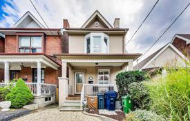 Haus in der Stadt – York, Toronto, Ontario,  Kanada. C$1 213 000