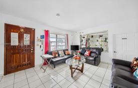 3-zimmer haus in der stadt 179 m² in Miami, Vereinigte Staaten. $699 000
